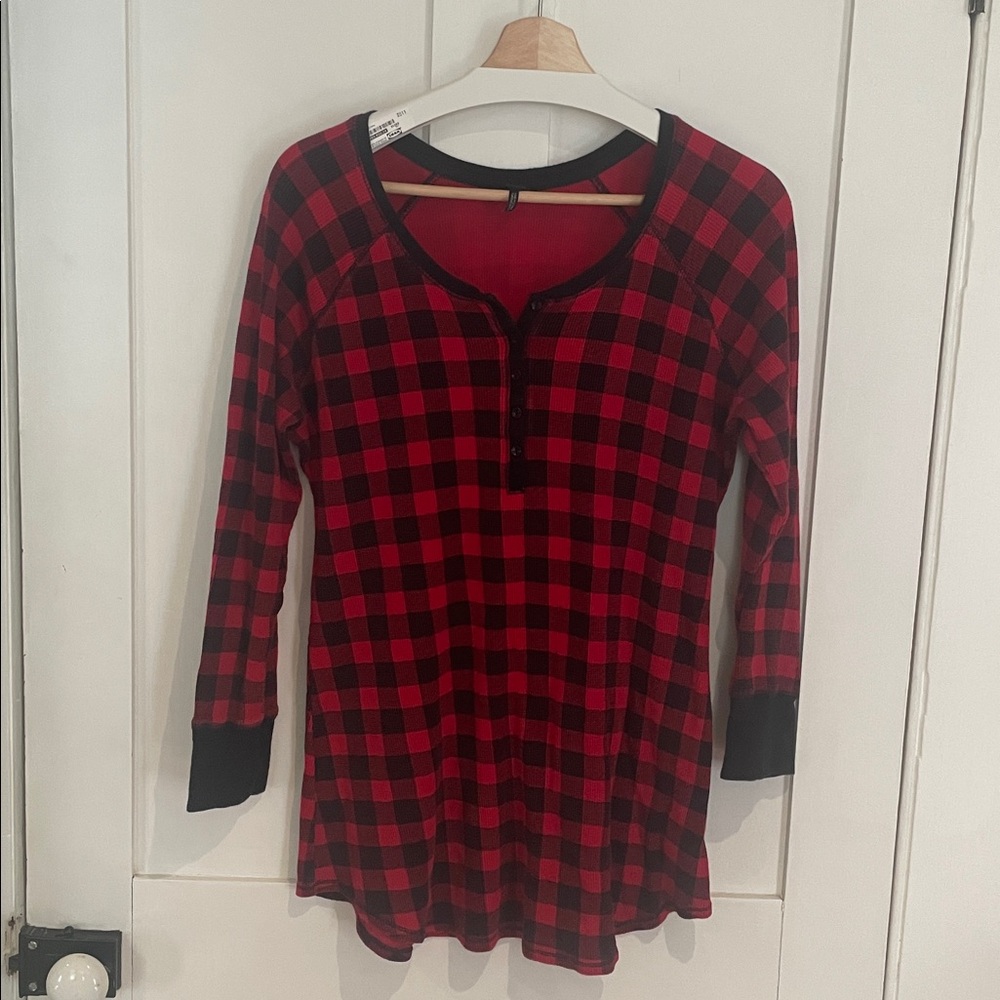 Buffalo David Bitton Red Ribbed Crewneck Top with Black Trim